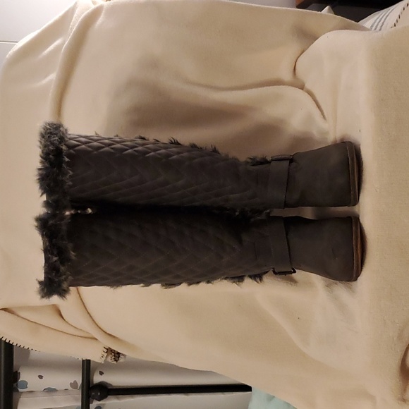 Boots - Picture 4 of 11